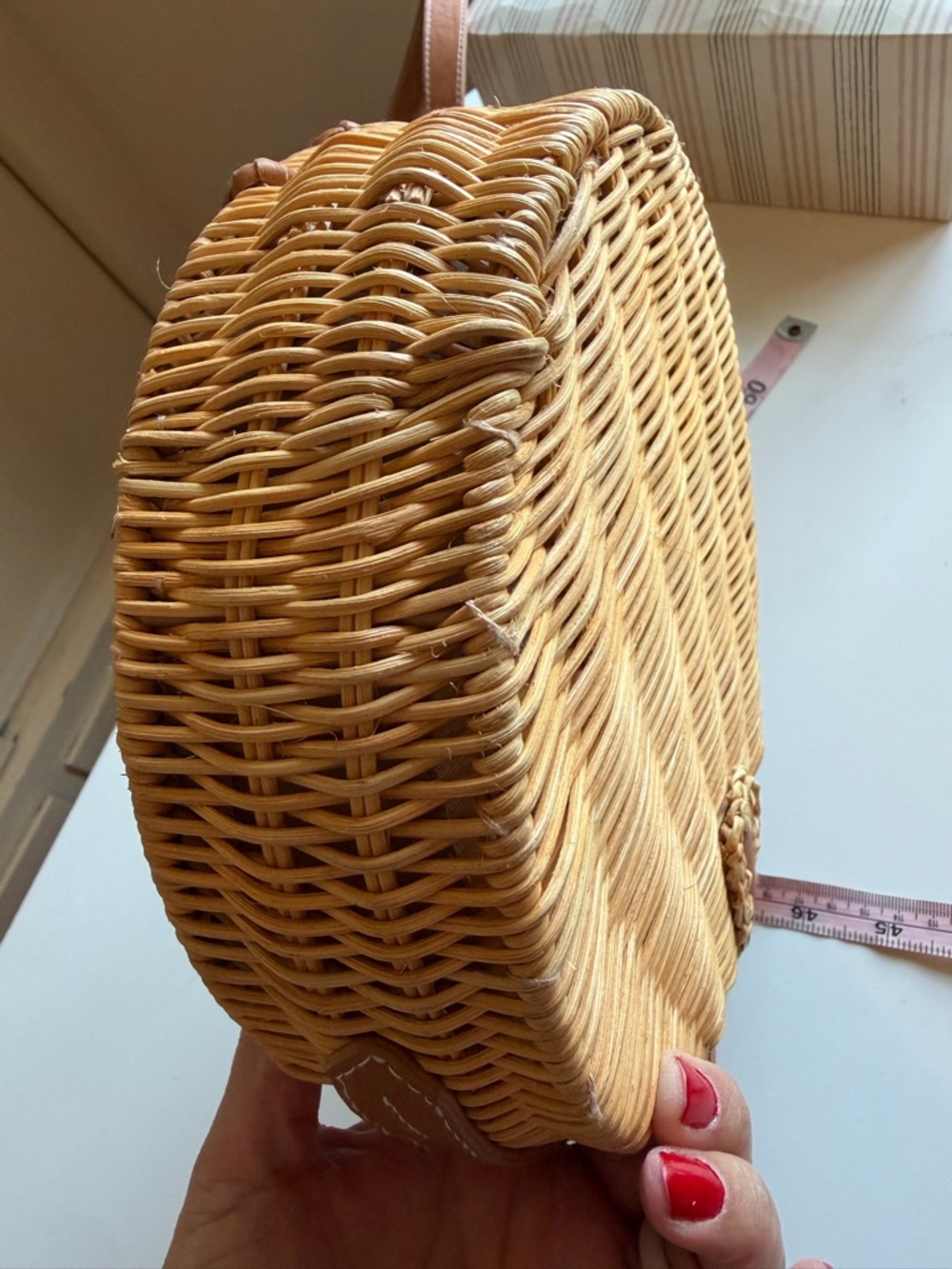 Round Woven Crossbody Bag in Natural/Tan GUC - Picture 11 of 14